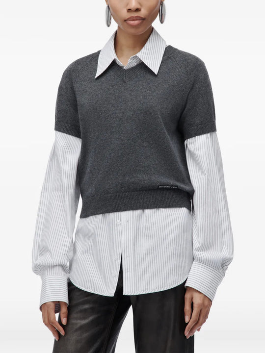 Grey shirt, front view