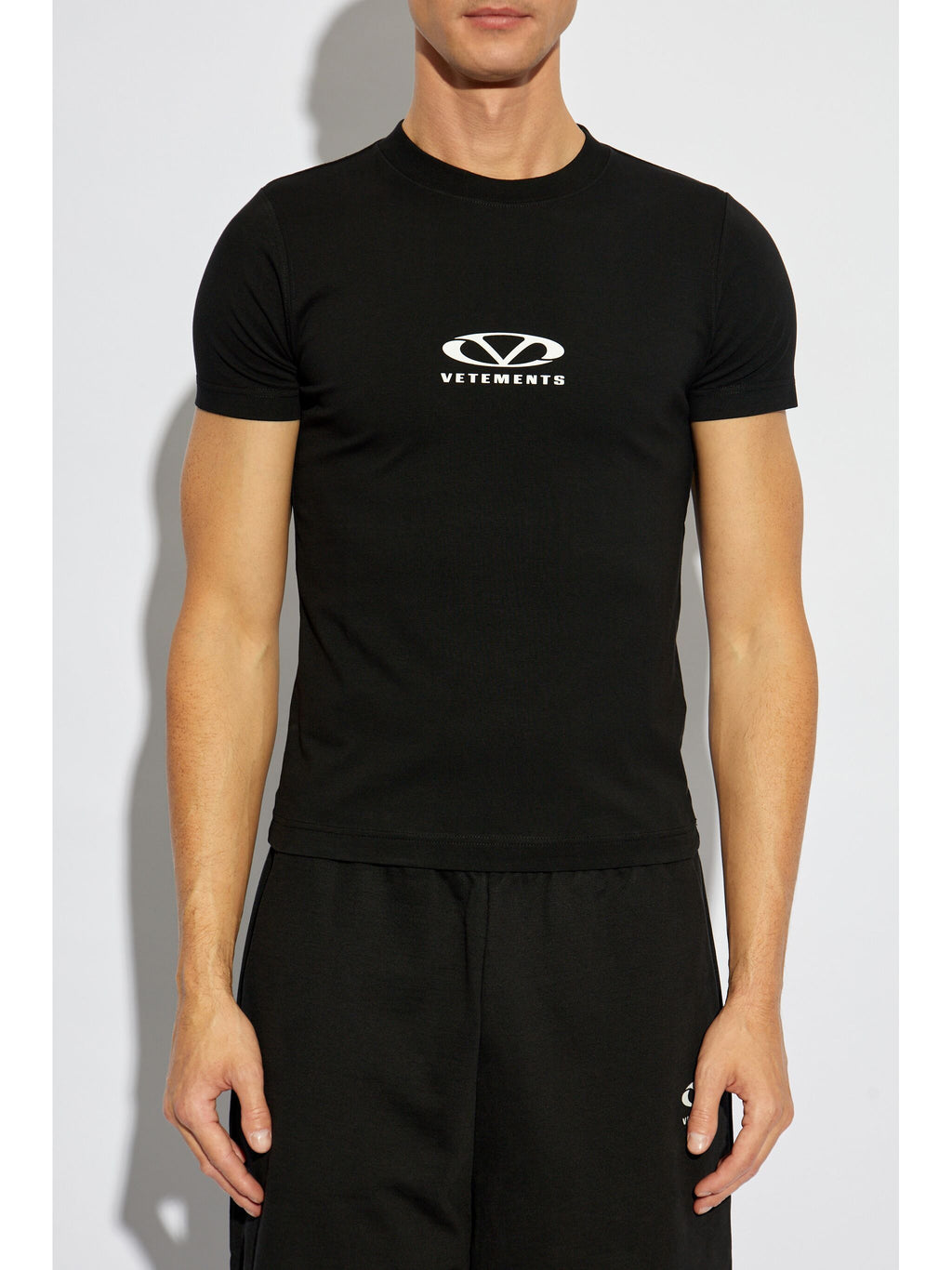 VETEMENTS - Unisex Oval Logo Fitted T-shirt