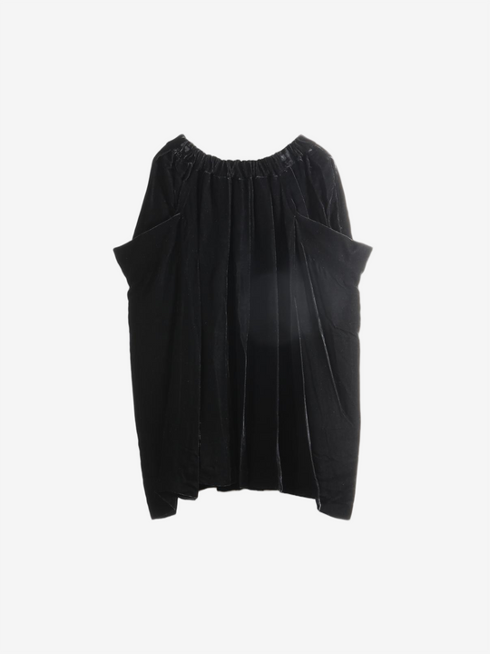 Black skirt, front view