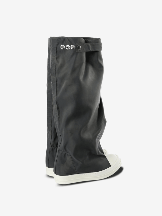 Black boots, front view