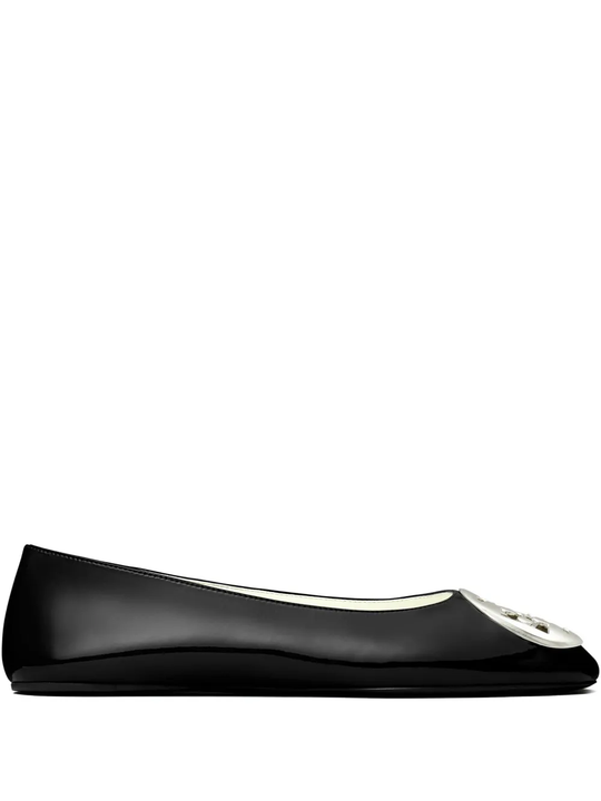 Black flat shoe,front view