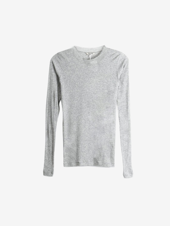 Grey t-shirt, front view