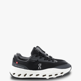 Black shoes, front view