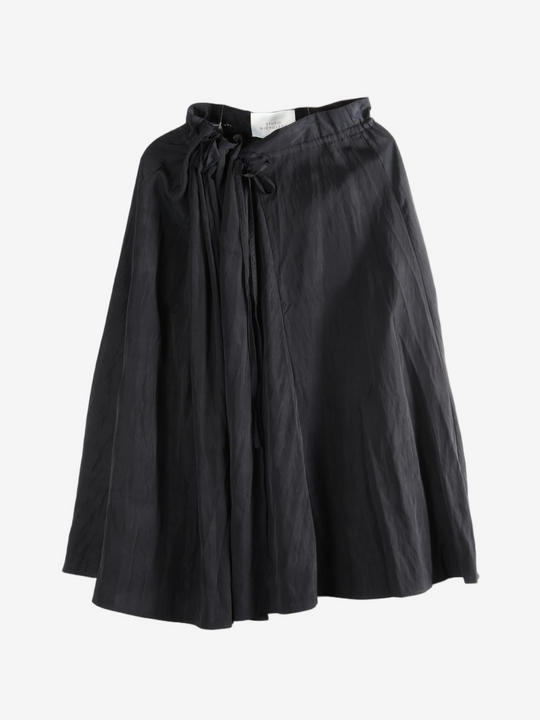 Black skirt, front view