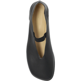 Brown shoe,front view