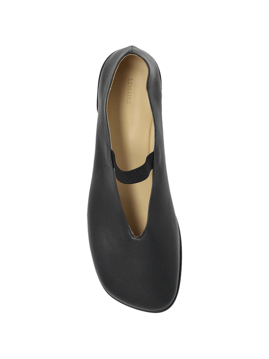 Brown shoe,front view