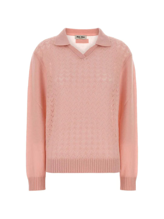Pink knitwear, front view