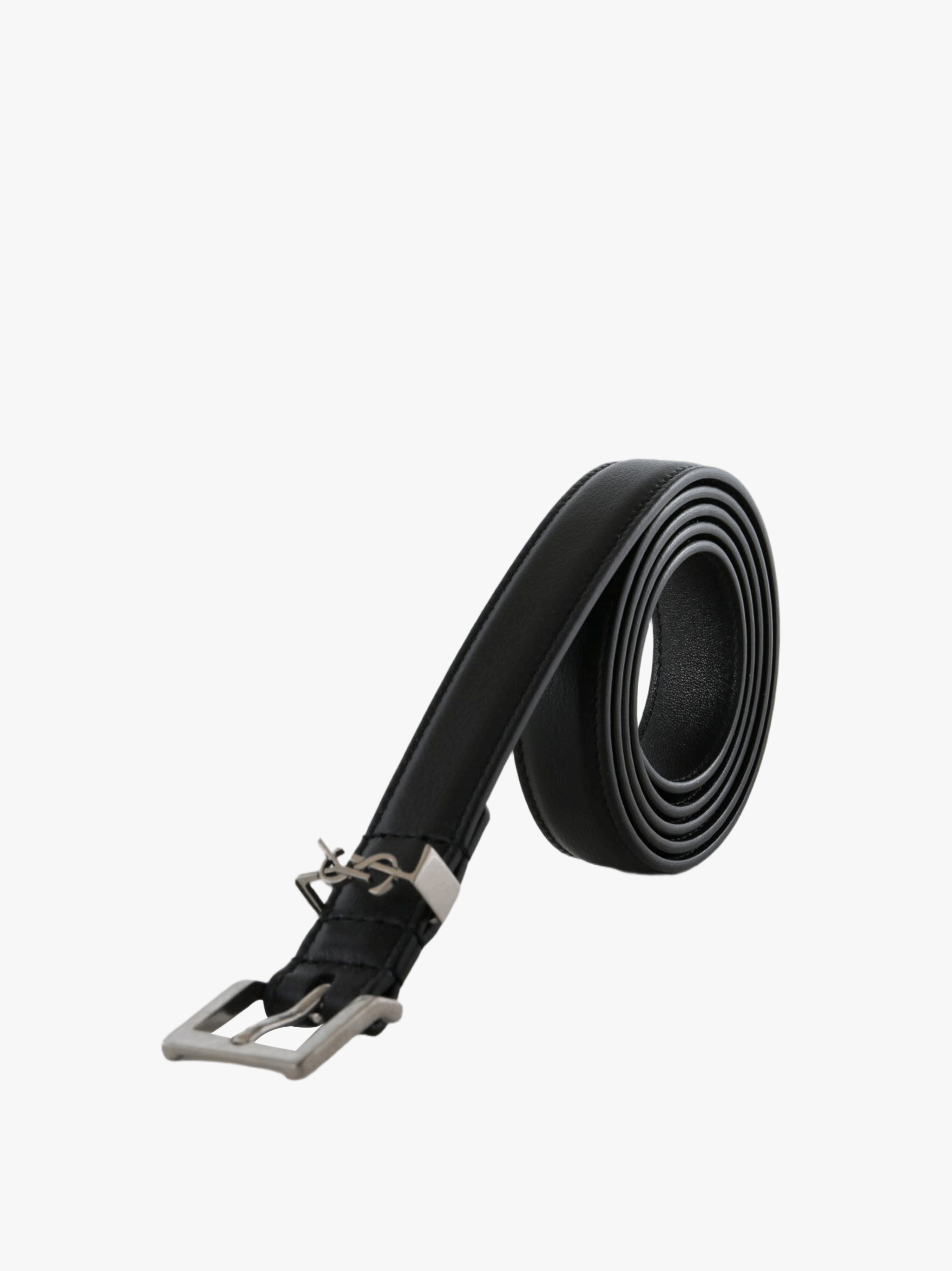 Black accessories, front view