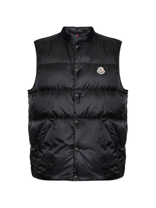 Black jacket, front view