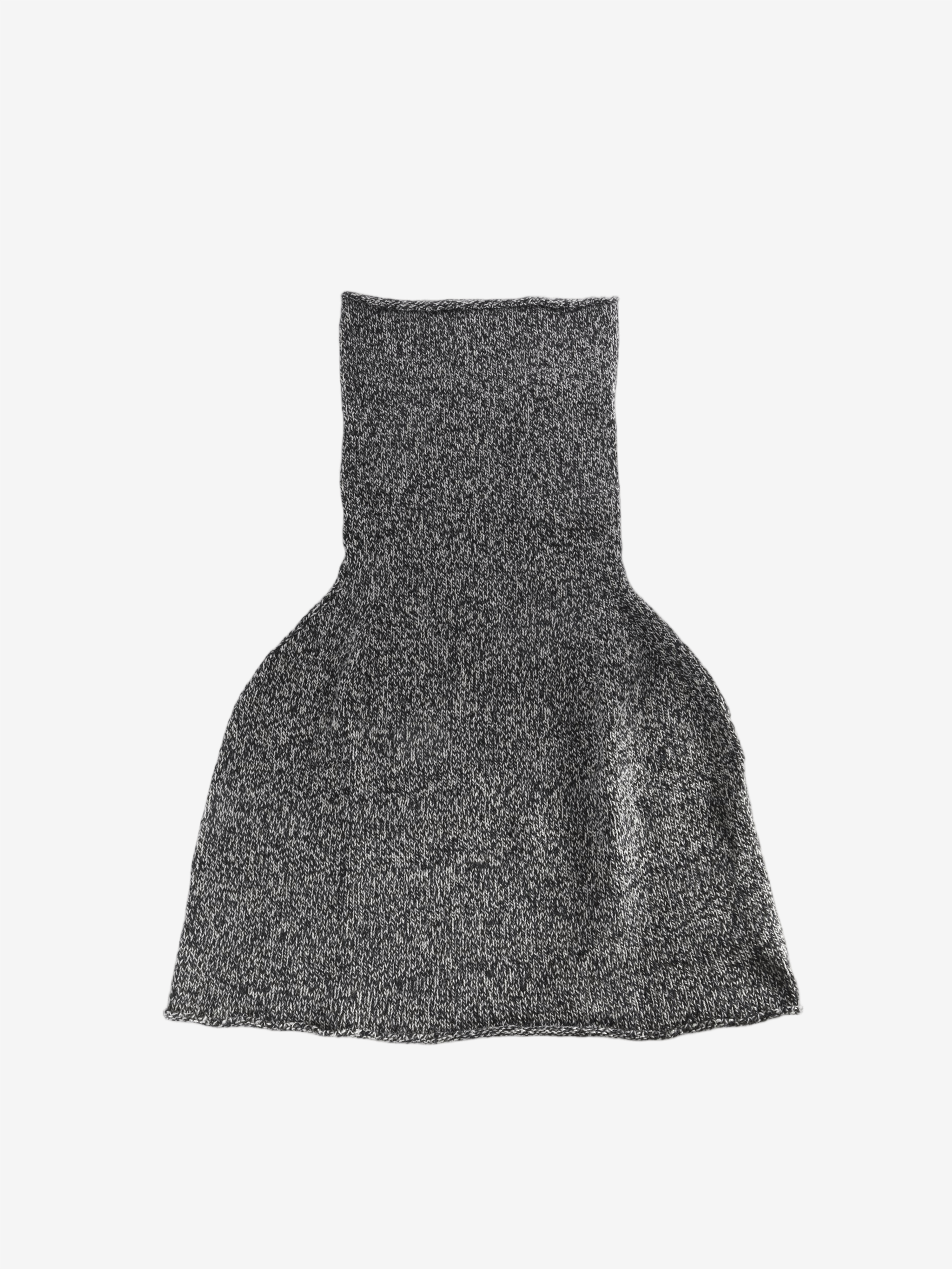 Grey accessories, front view