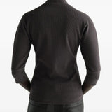 Grey t-shirt, full body view