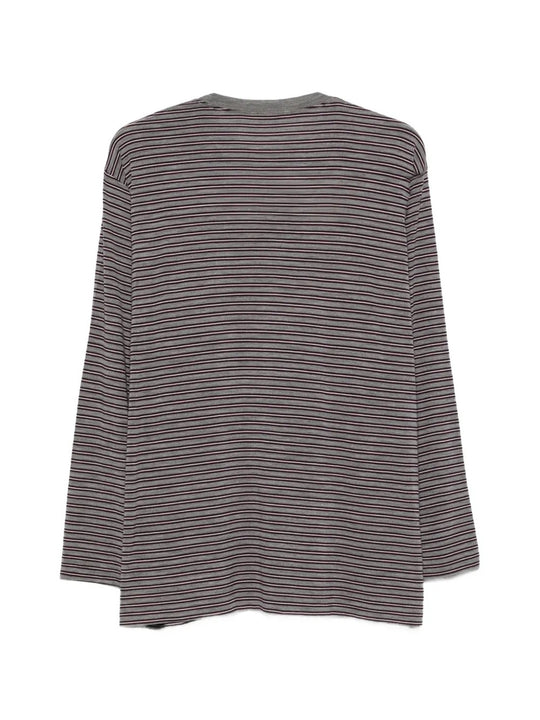 Grey t-shirt, back view