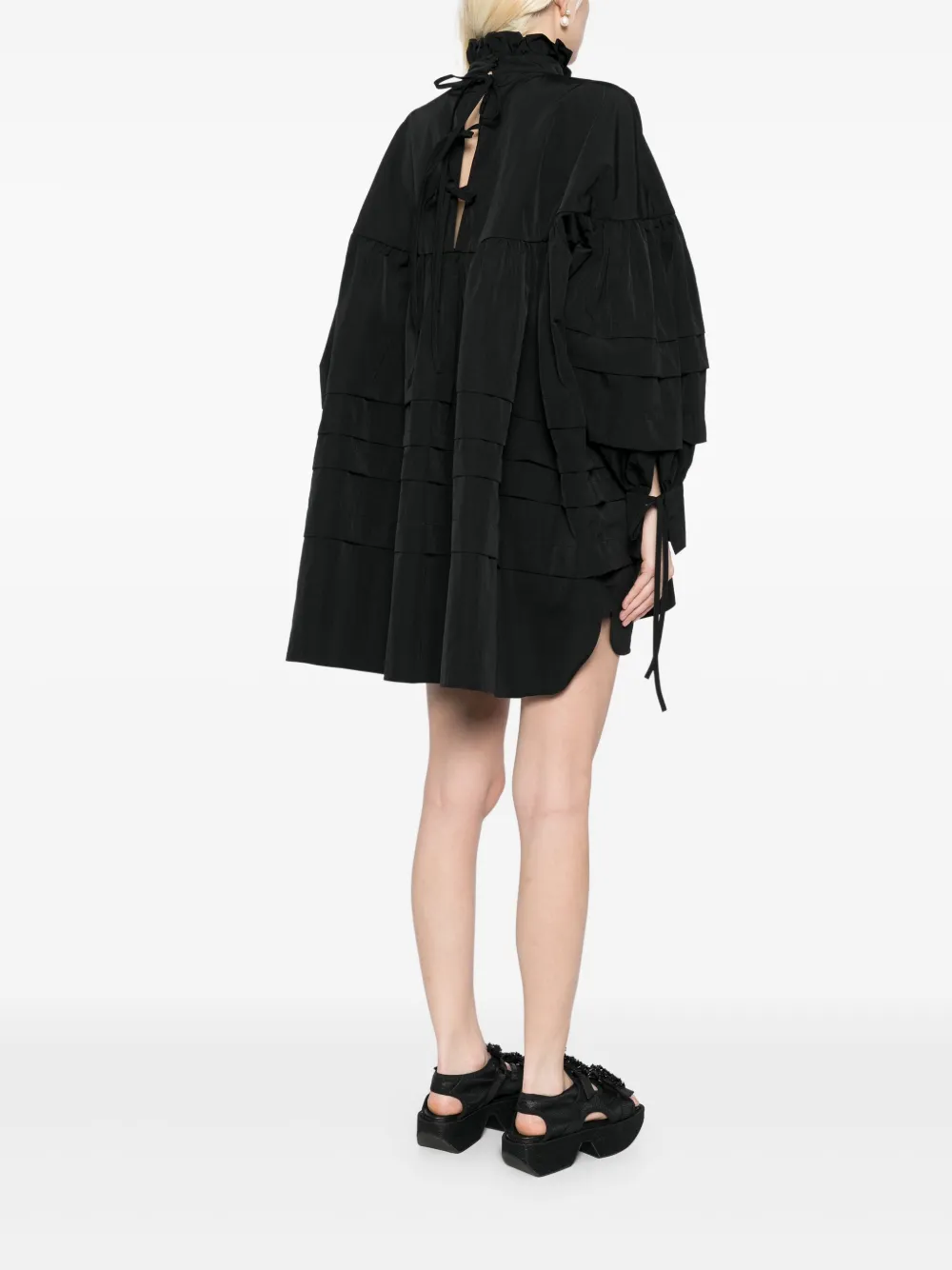 Black dress,full body view