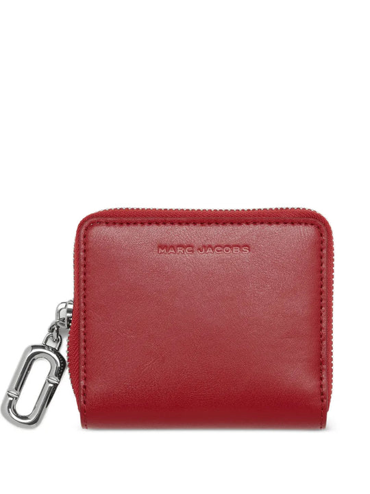 Red accessories, front view