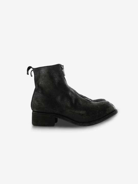 Black boots, front view