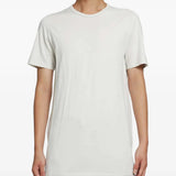White t-shirt, full body view