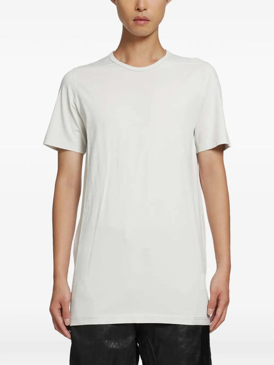 White t-shirt, full body view