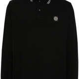Black shirt, front view