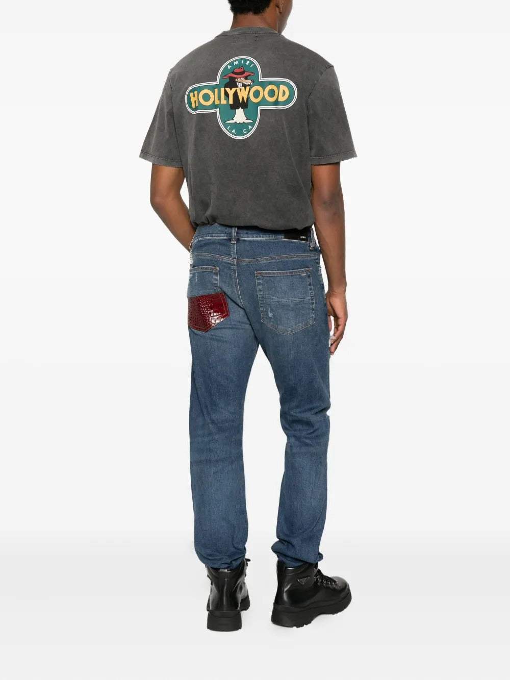 Grey T-shirt, full body view