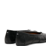 black flats,back view