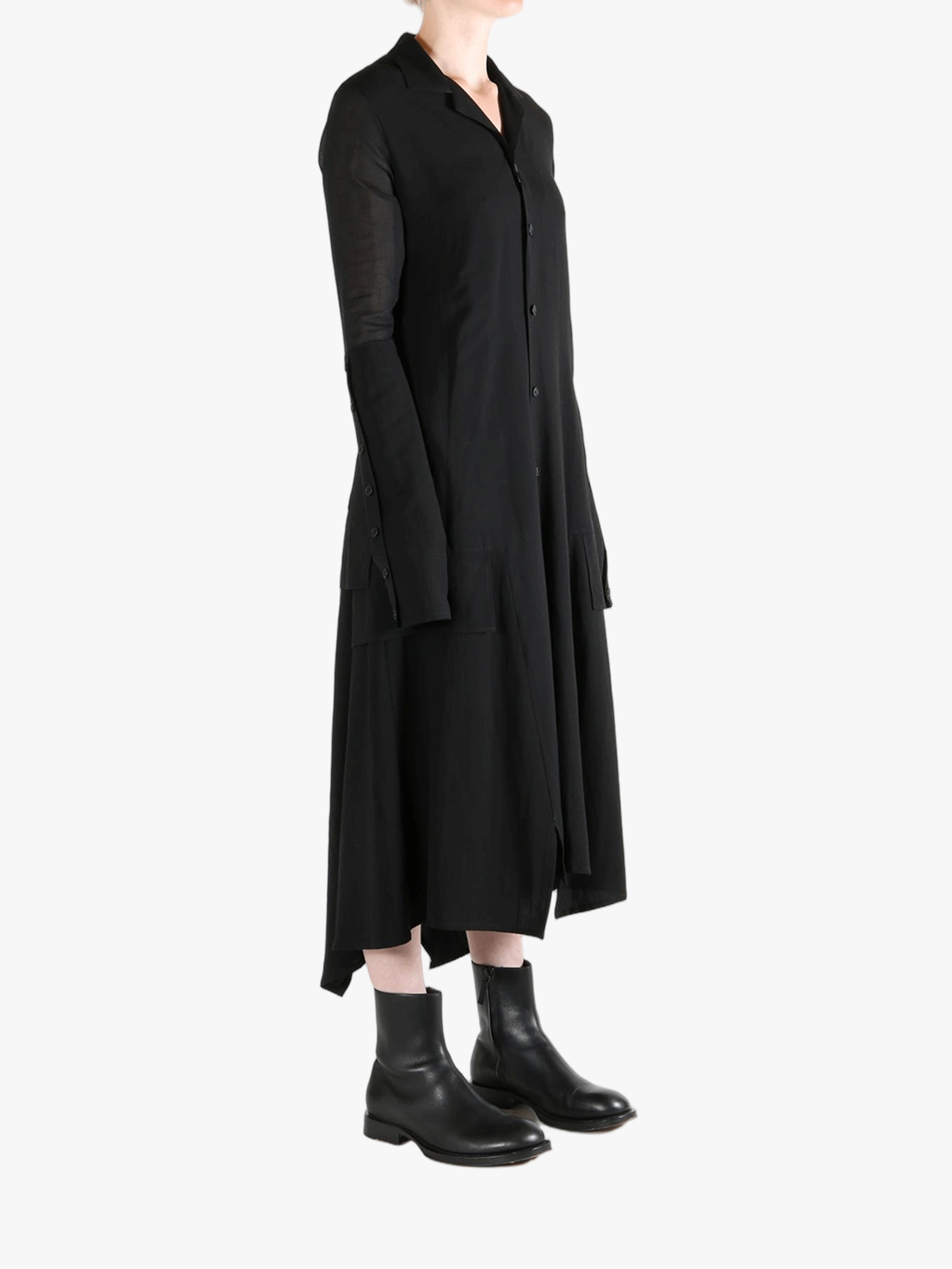 Black dress, side view