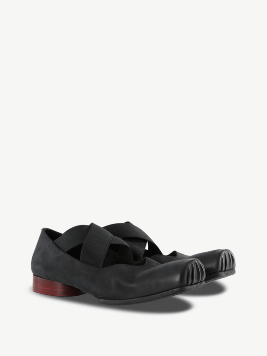 Black shoes, front view