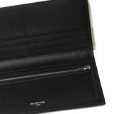 Black accessories, front view