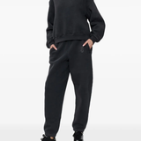 Black sweatshirt,full body view