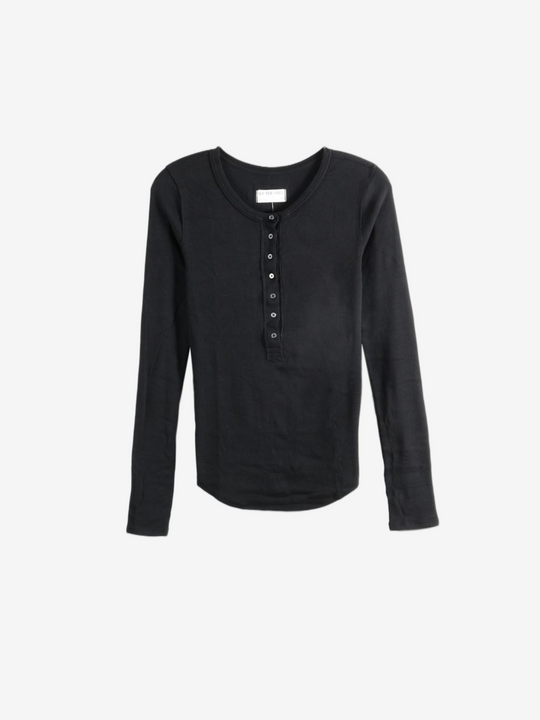 Black shirt, front view