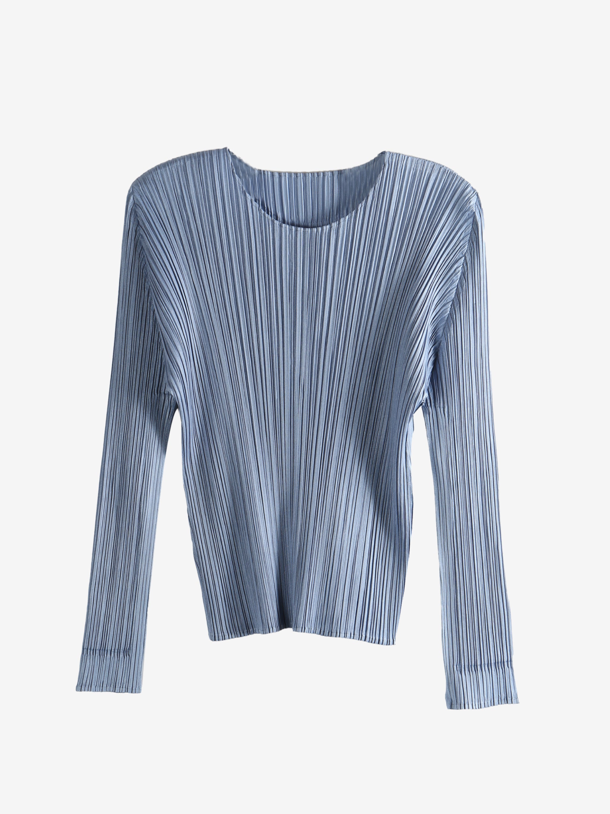 Blue top, front view