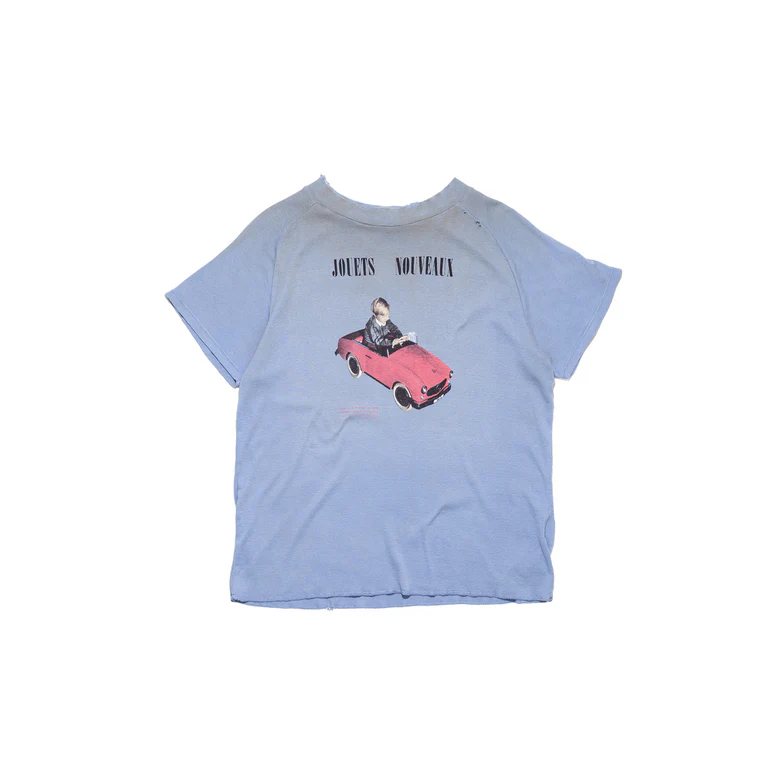 Blue t-shirt, front view