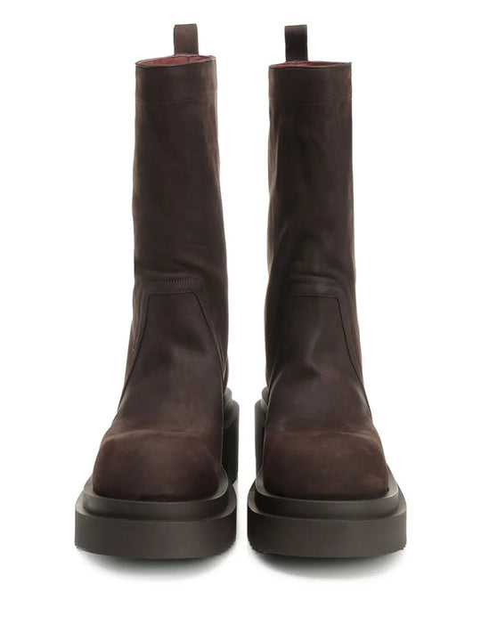 Brown boots, front view