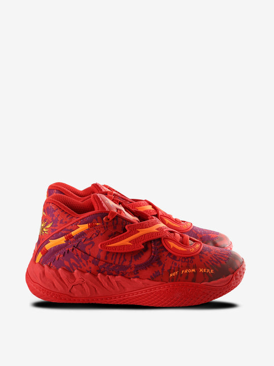 Red sneaker,front view
