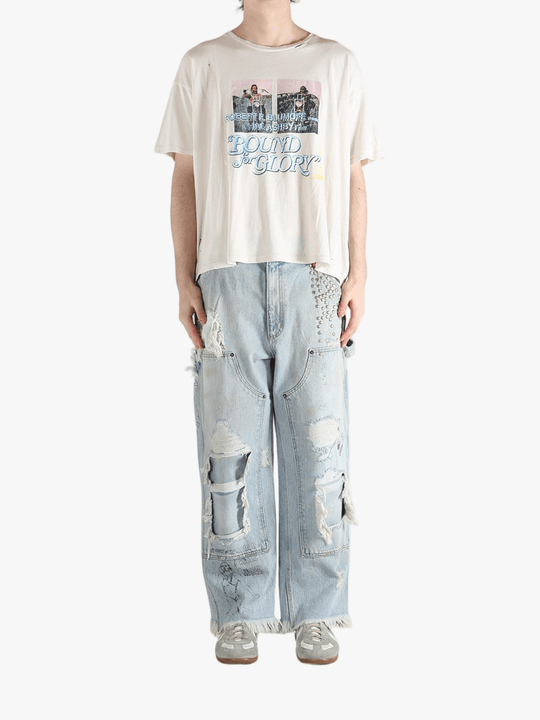 White t-shirt, full body view