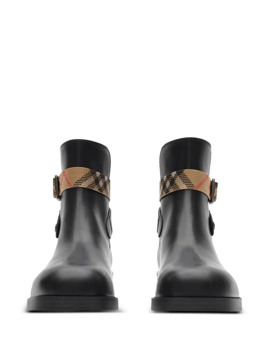 Black boots, front view