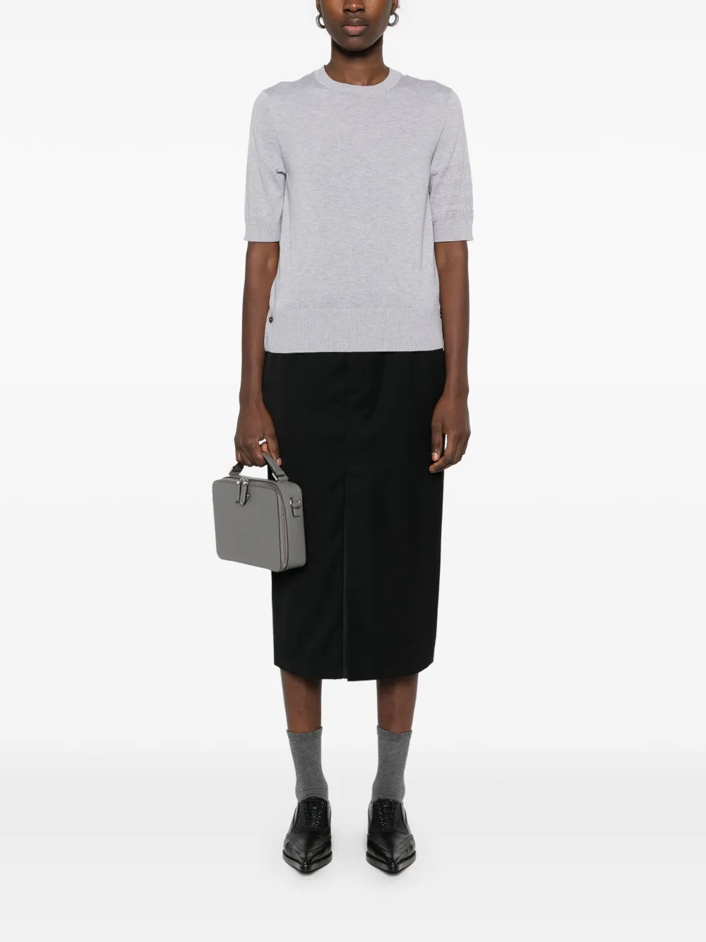 Grey t-shirt, full body view