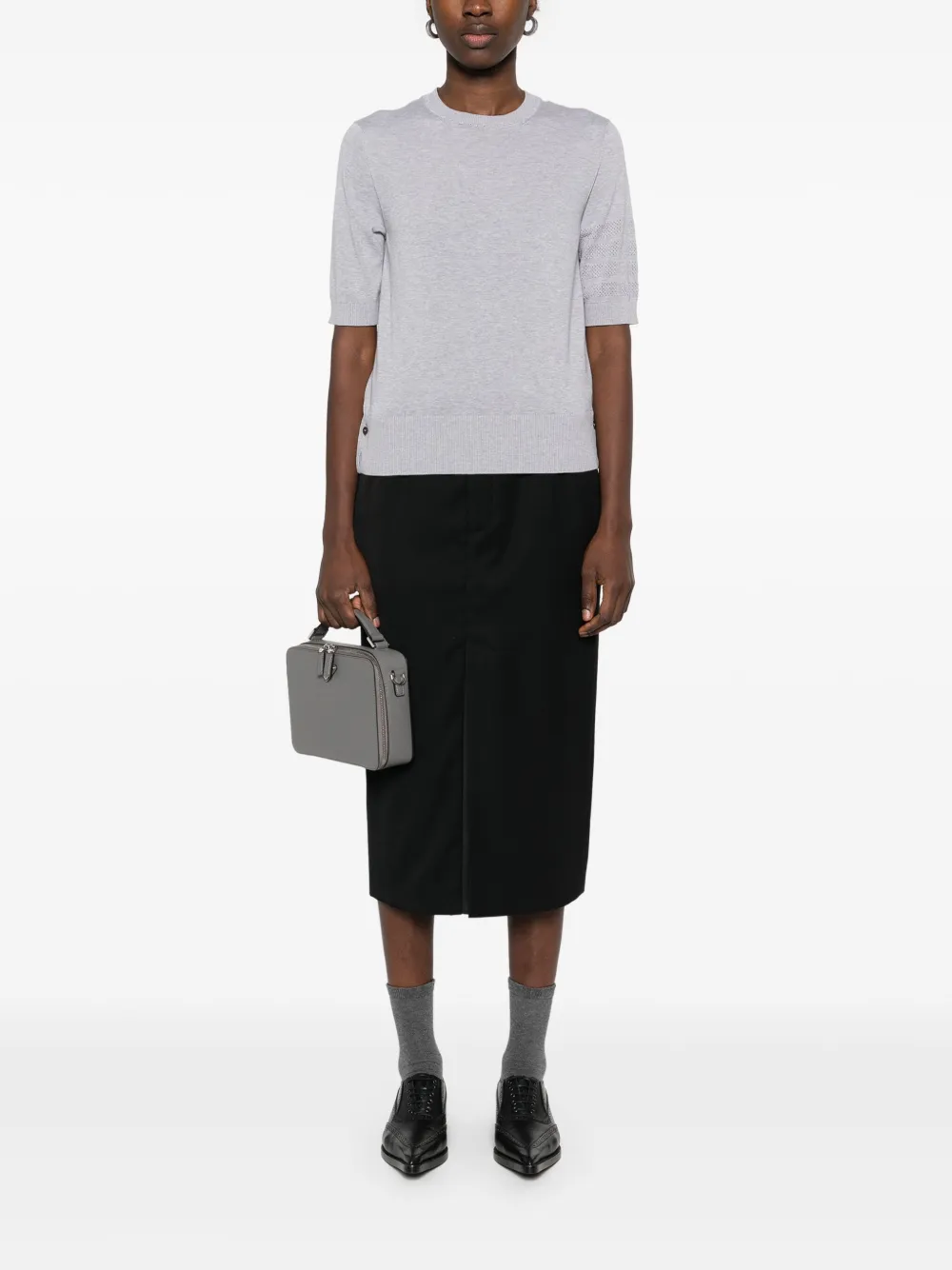 Grey t-shirt, full body view