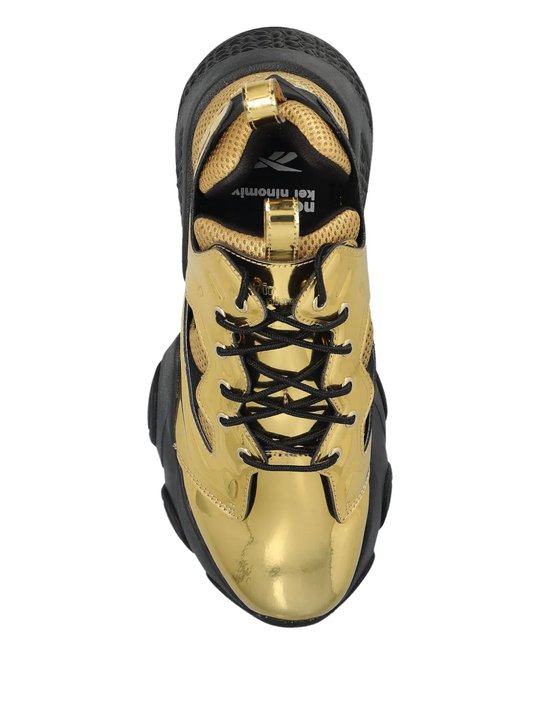 Black sneaker,front view