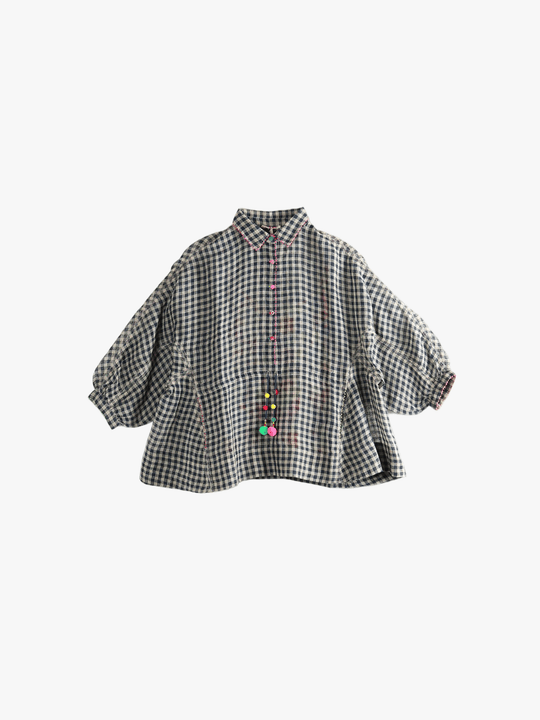 Black shirt, front view