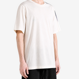 White t-shirt, full body view