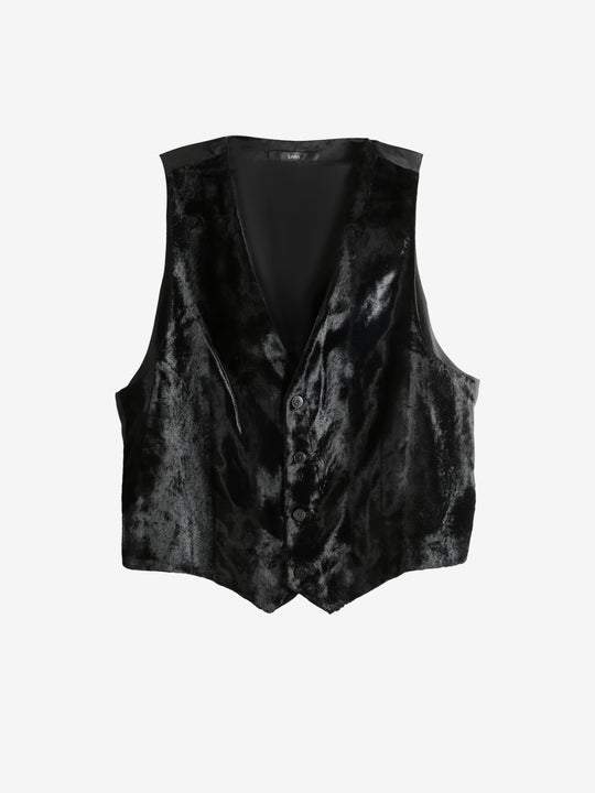 Black top worn, front view