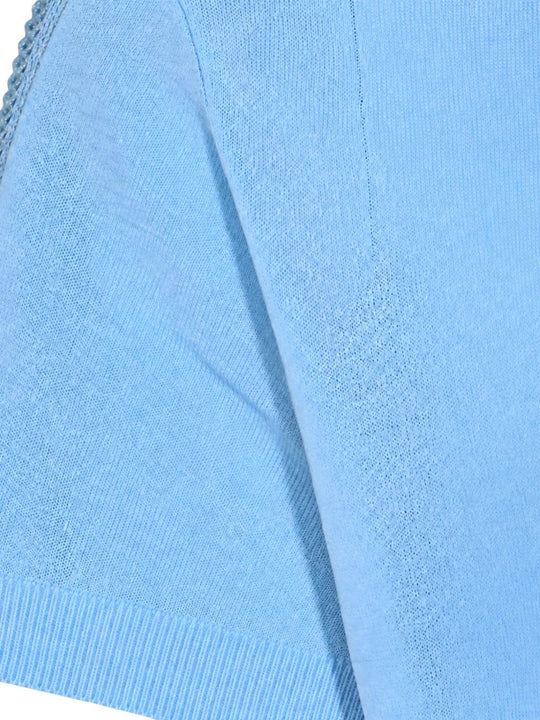 Blue t-shirt, front view