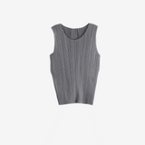 Grey shirt, front view