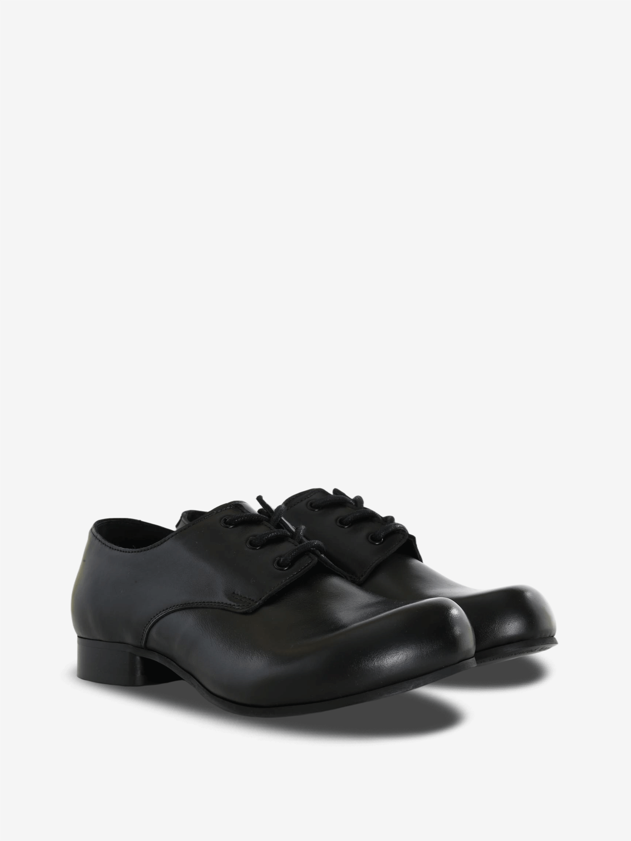 Black shoes, front view