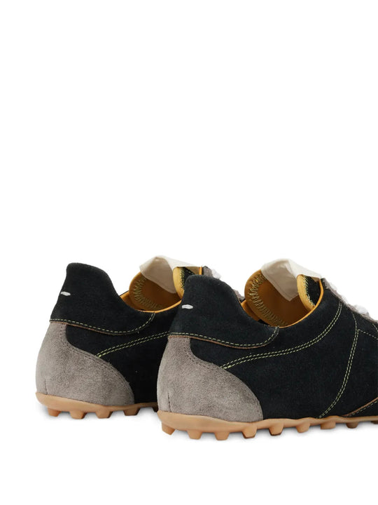 Black shoes, front view