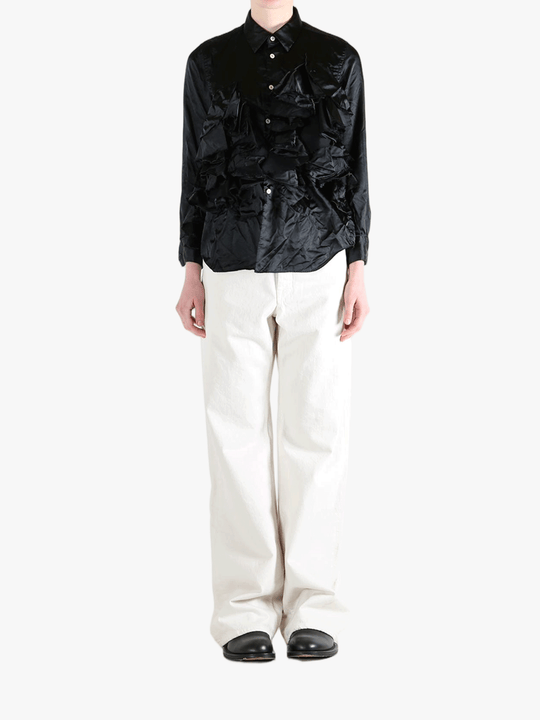 Black shirt, full body view