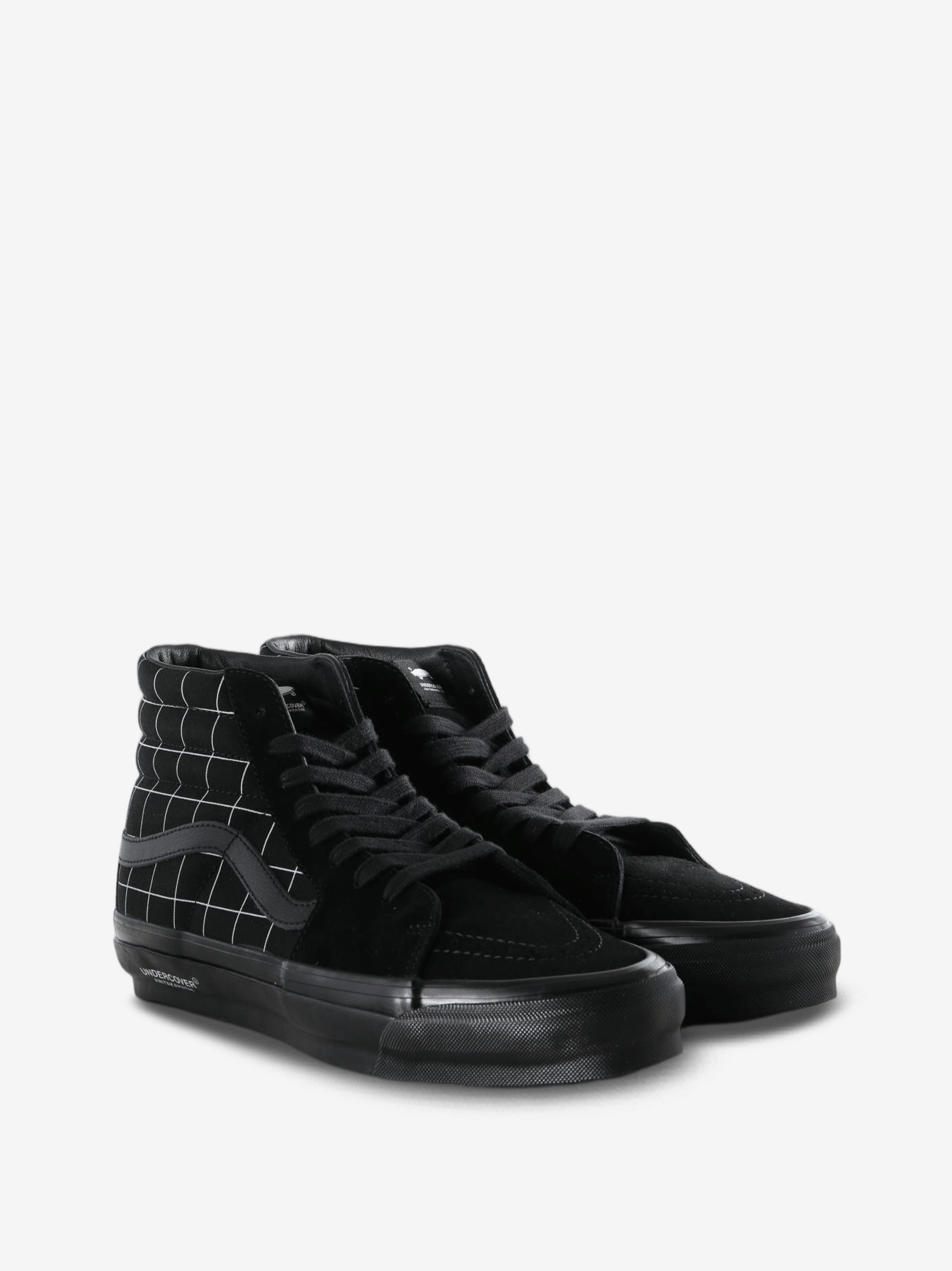 Black shoes, front view