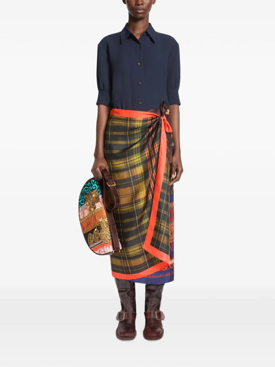 Green skirt, full body view