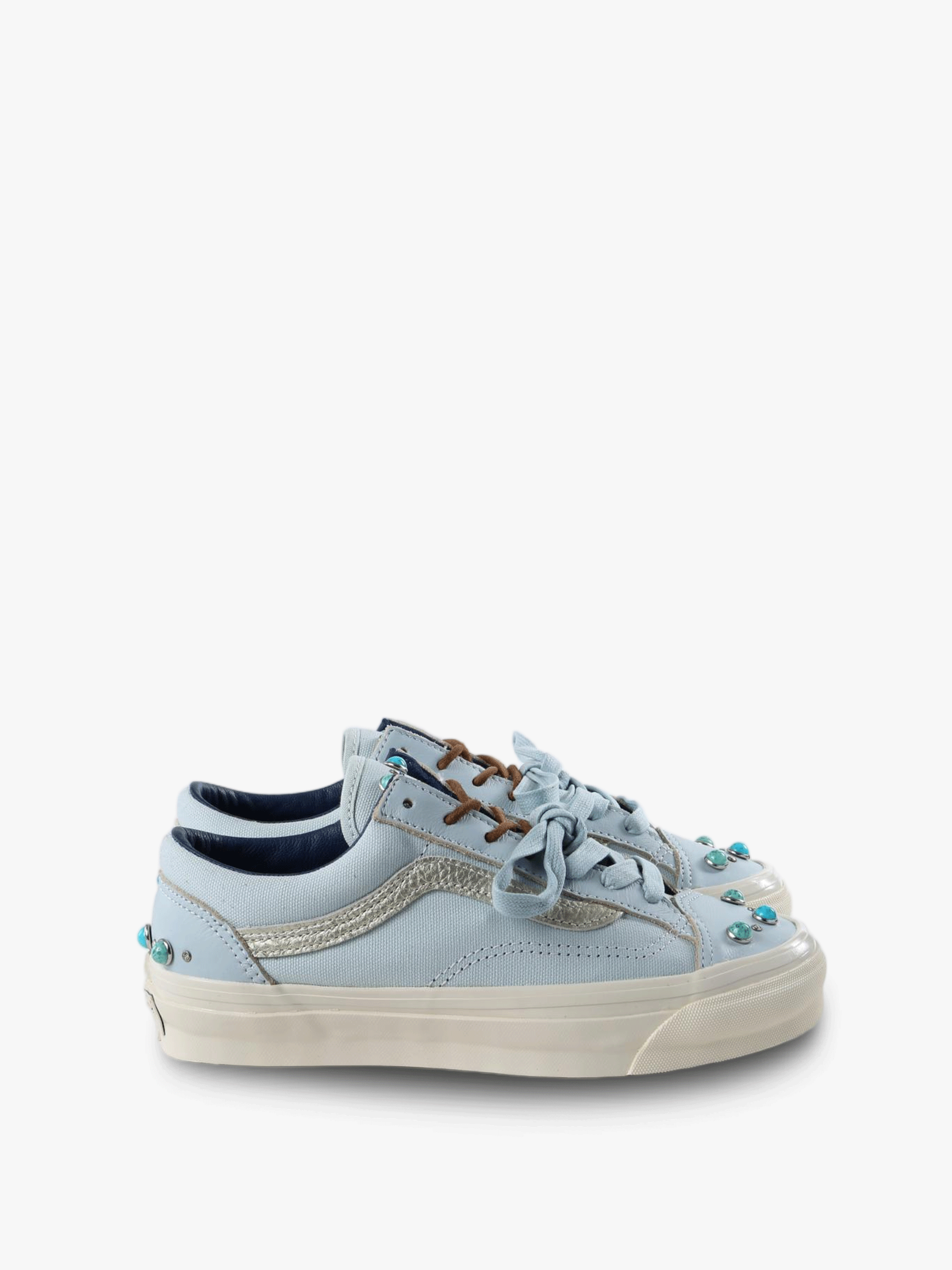 Blue shoes, front view