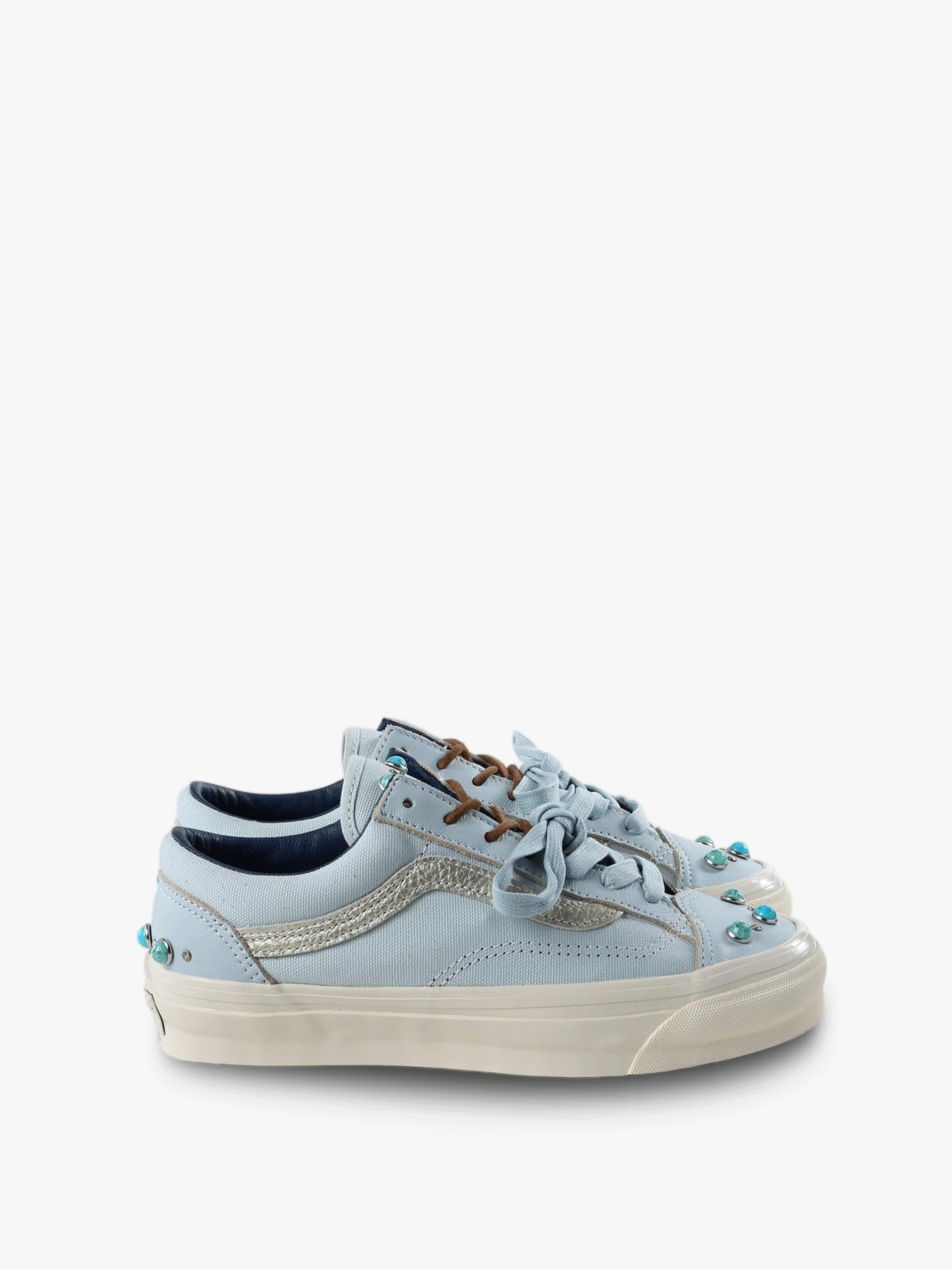 Blue shoes, front view